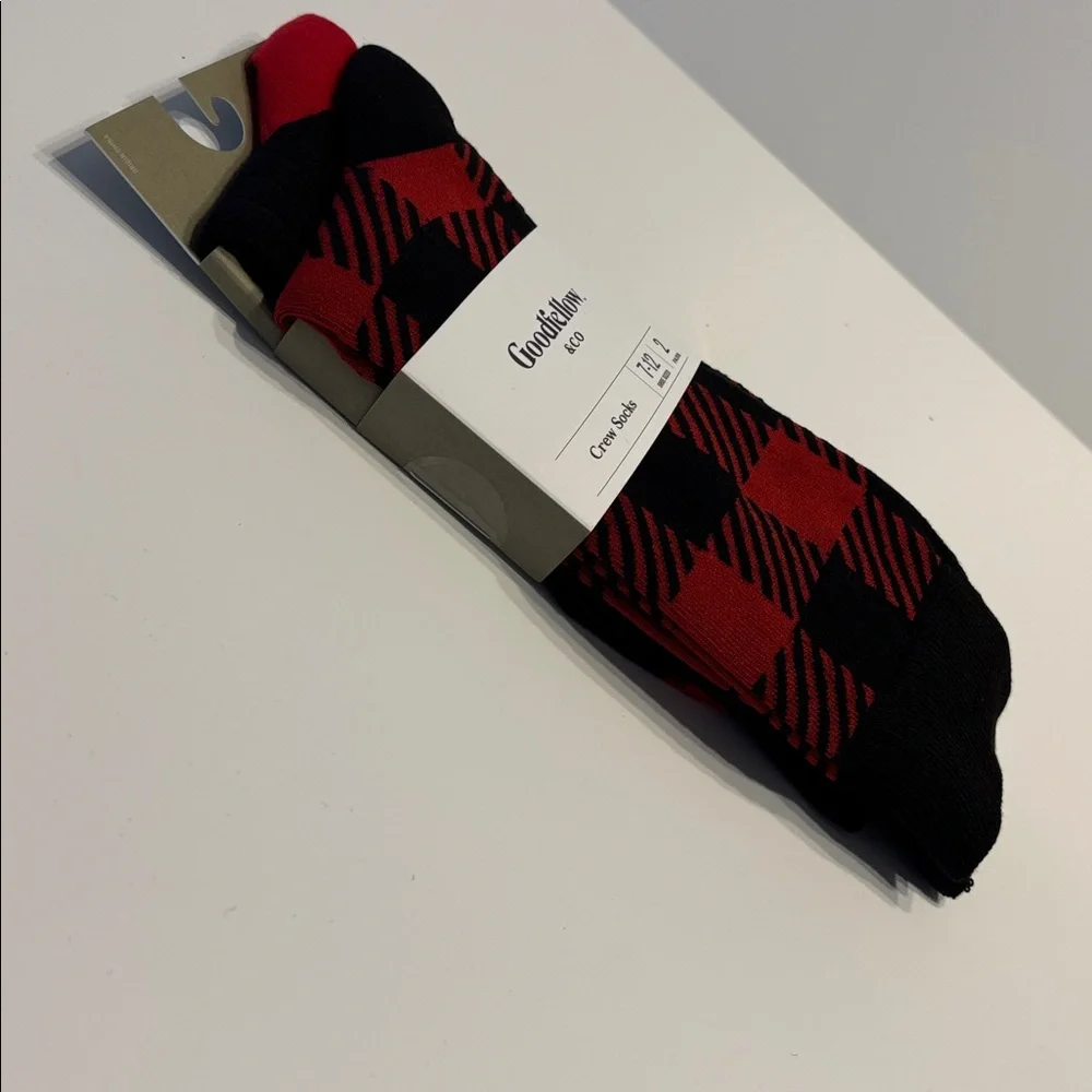Goodfellow & Co Men's Buffalo Plaid & Solid Black Crew Socks 2 Pack